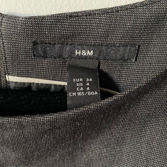 H&M | Grey Pencil Dress - Picture 3 of 3